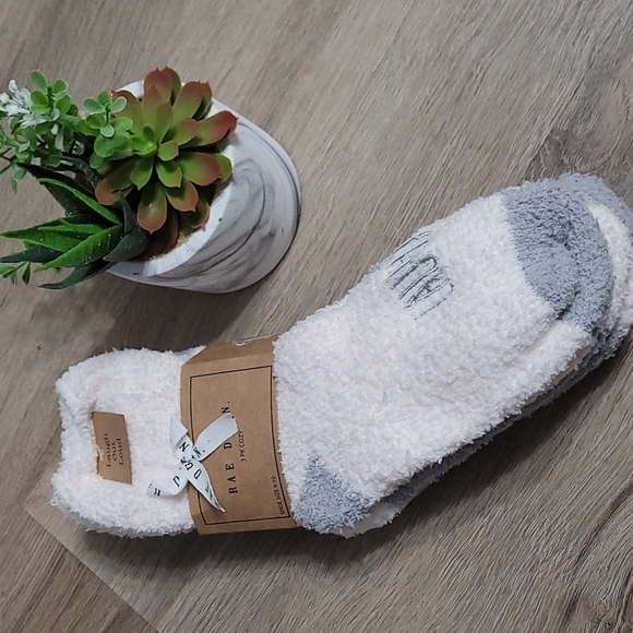 Rae Dunn Accessories - Rae Dunn cozy socks